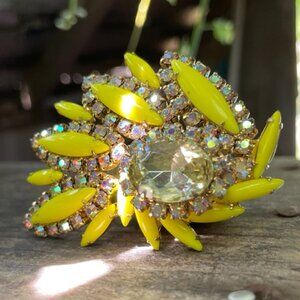 Vintage Juliana Delizza & Elster Rhinestone Brooch Pin Yellow & Aurora Borealis